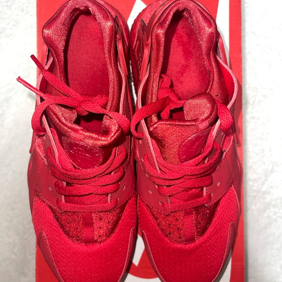 Nike Air Huarache Triple Red - Picture 5 of 5